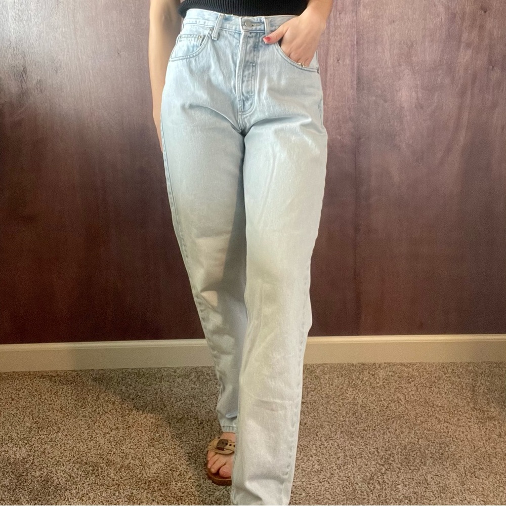 Vintage 90’s Guess High Rise Straight Leg Jean %100 cotton